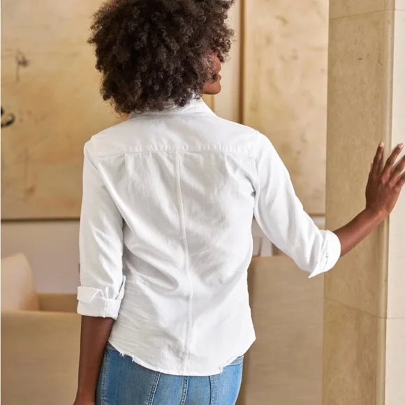 Frank & Eileen BARRY Tailored Button-Up Shirt. White Distressed Denim. Large. - Picture 15 of 15